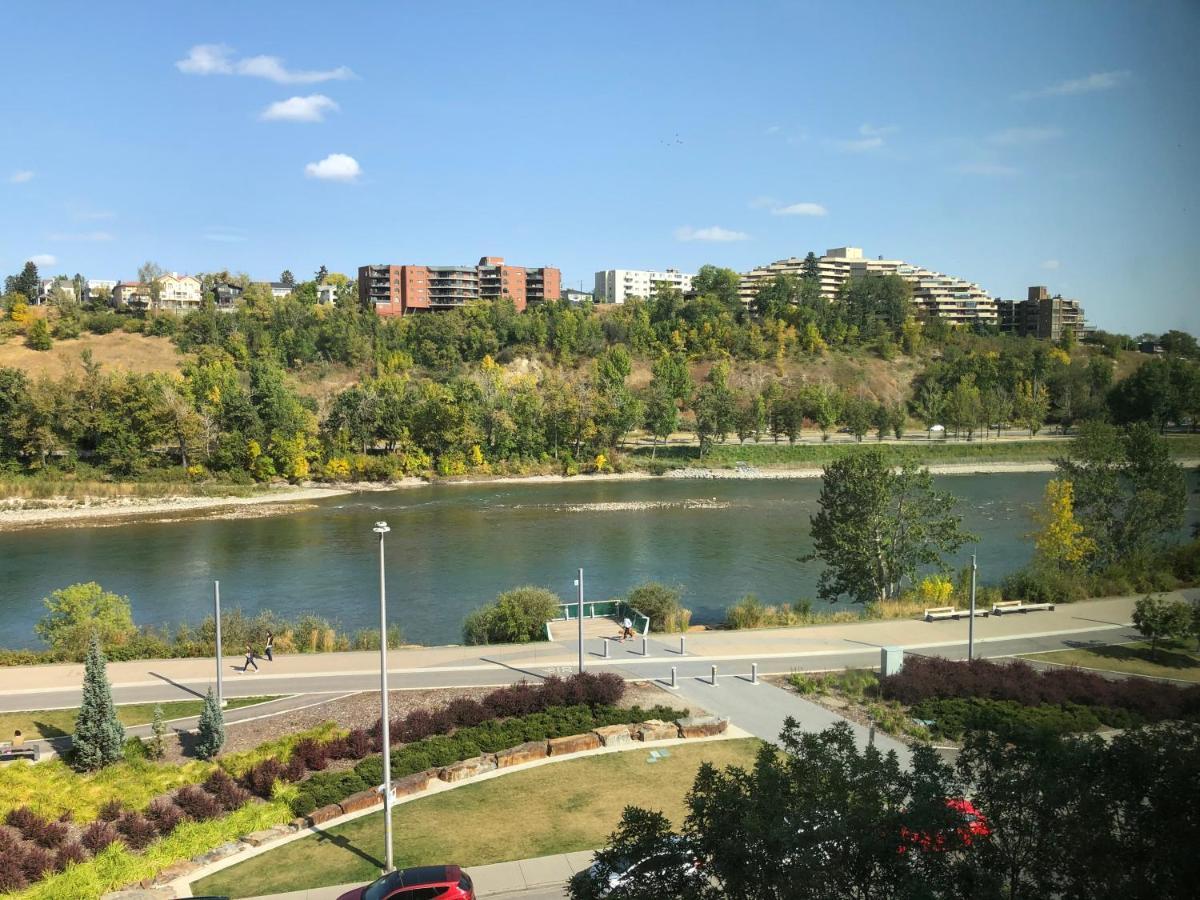 Amicable, Cozy, High Speed Internet, Sleeps 2 Riverview Downtown Apartment YYC Esterno foto